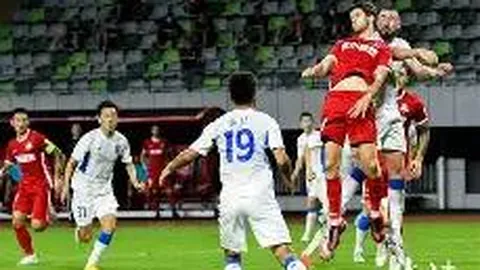 山东队明晚主场对决，二次交锋箭在弦上。